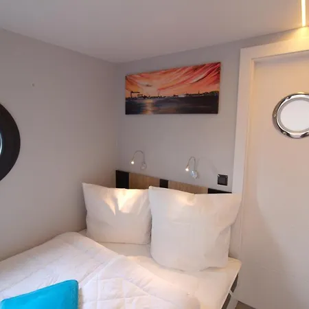 Hausboot Fjord Aquila Mit Dachterrasse In Wendtorf